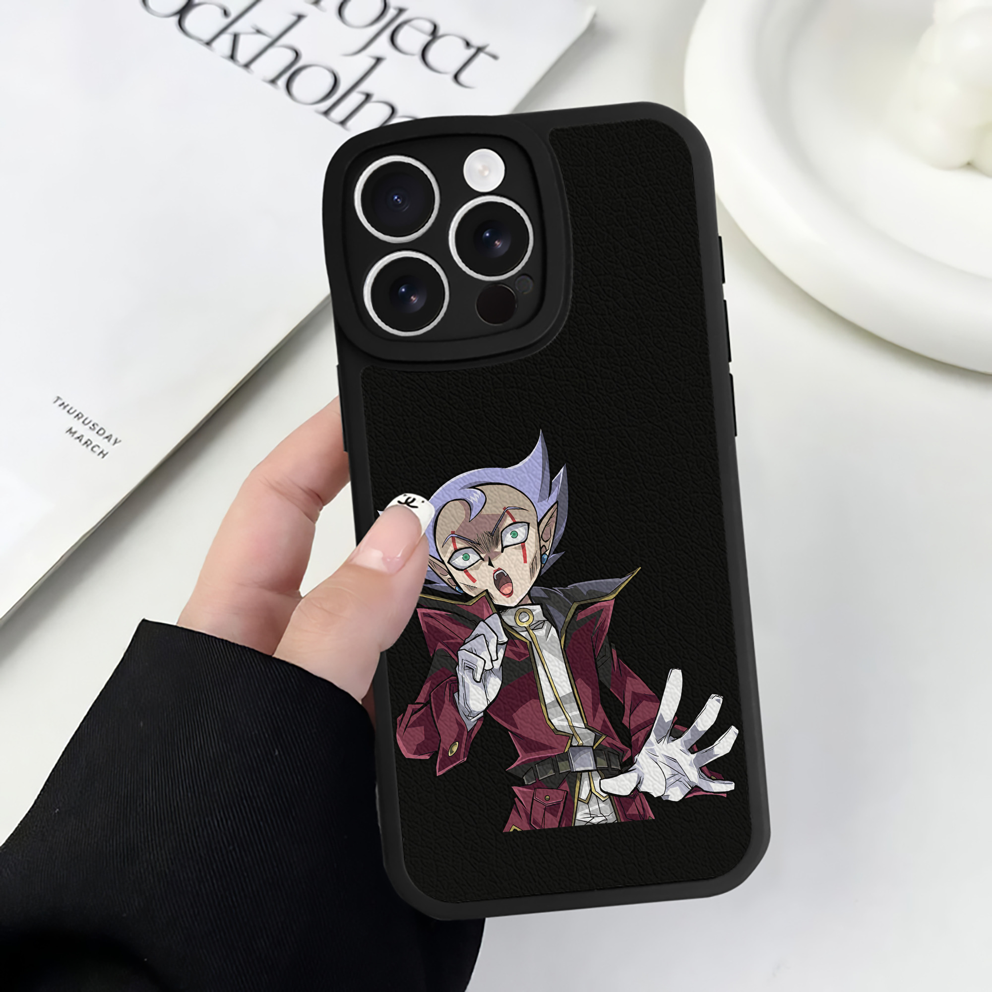 （画像用） 遊☆戯☆王 Yu-Gi-Oh! 【iPhone 16シリーズ対応】シリコンスマホケース（レザー調） 材質：シリコン
